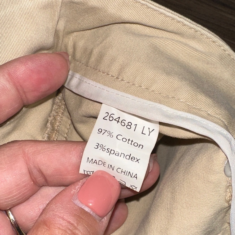 Flamingoals Women's Beige Cargo Shorts - Picture 6 of 8